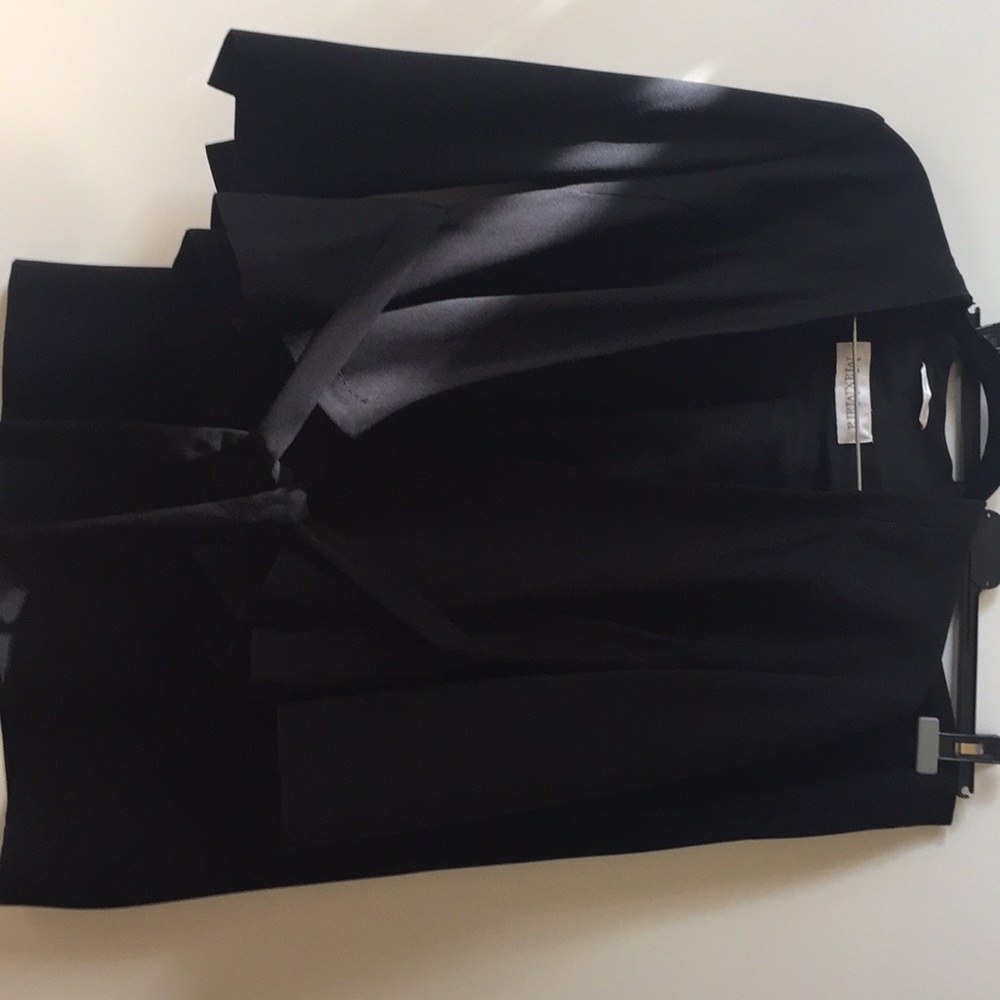 Skirt and jacket suit